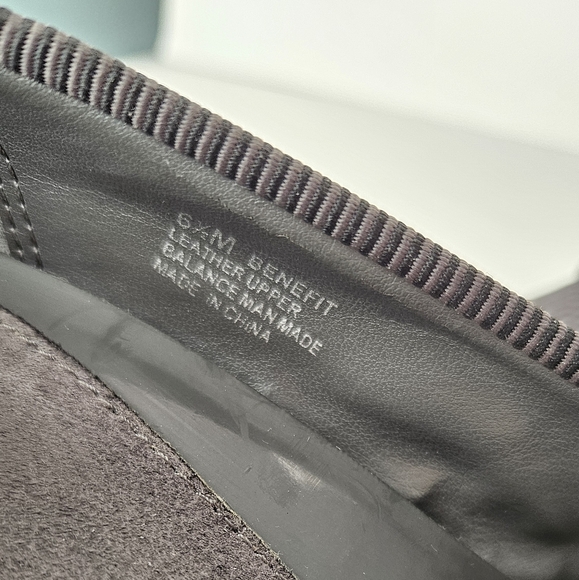 Aerosoles Leather Pumps - Picture 4 of 6